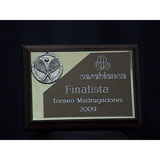 (R003) MADERA CON PLACA GRABADO LASER  CORTE DIAGONAL Y M